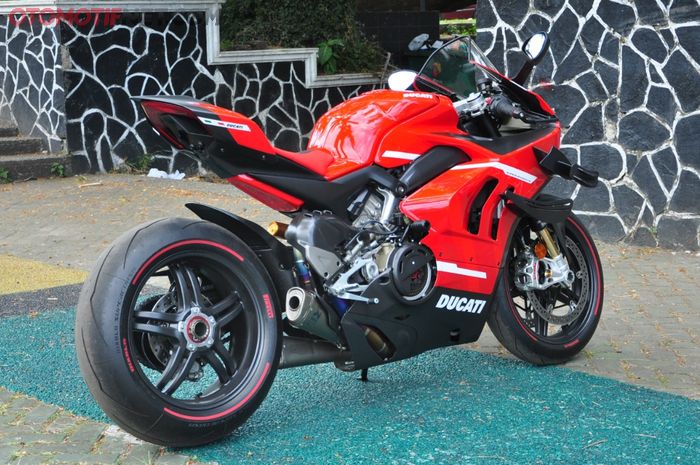 Ducati Superleggera V4 punya tampilan yang sangat kuat dibanding varian lainnya