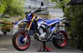 Yamaha WR250 R Bergaya Supermoto, Pelek Anti Belang, Siap Buat Jalan Jauh