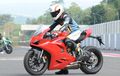 Test Ride Ducati Panigale V2, Pakai Mesin 955 Cc, Berapa Konsumsi BBMnya?