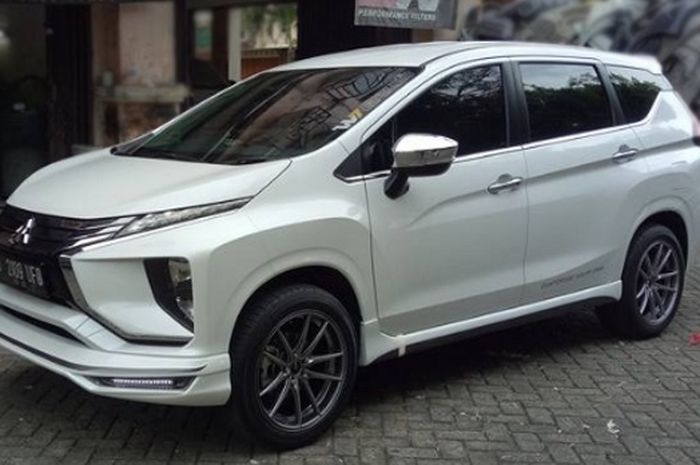 Mitsubishi Xpander dengan body kit aftermarket