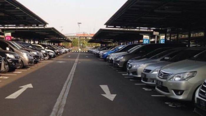 Denda parkir di bandara Soekarno-Hatta jadi omongan