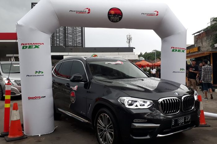 BMW X3 dilepas saat seremonial Holiday Fun Drive 2018