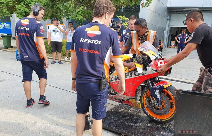 Begini kondisi motor Honda RC213V milik Marc Marquez setelah kecelakaan di hari kedua tes Sepang