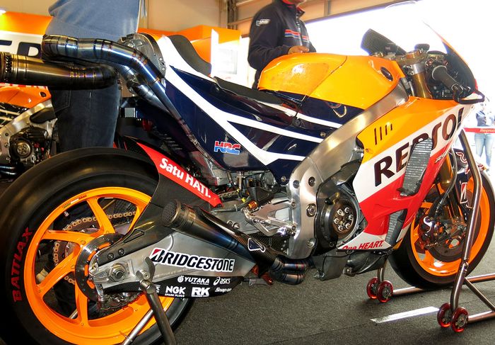 knalpot baru honda RC213V lebih pendek dari sebelumnya