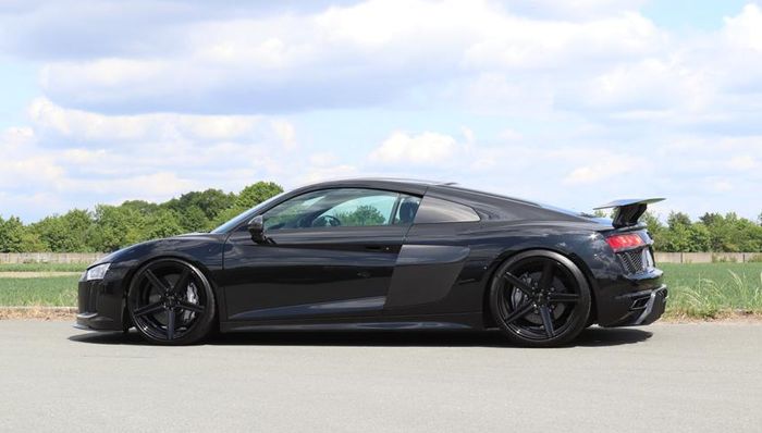 Tampilan sisi modifikasi Audi R8 V10 hasil garapan Mariani