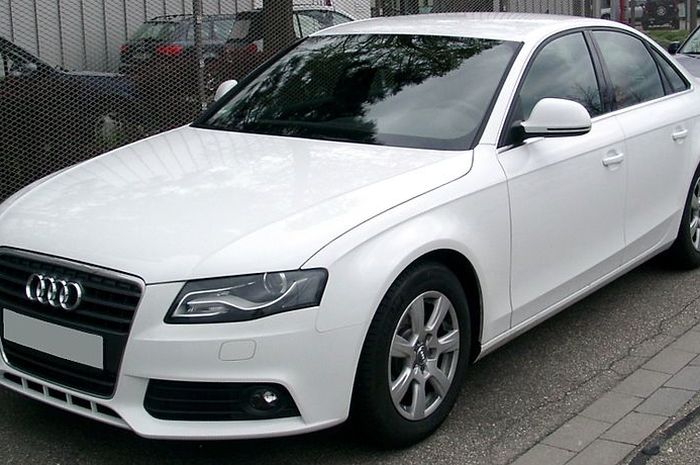 Ilustrasi Audi A4 B8