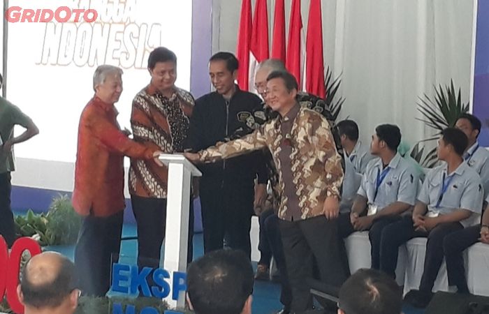 Presiden Joko Widodo saat meresmikan 1,5 juta ekspor Yamaha Indonesia