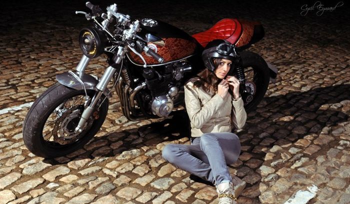 Kawasaki Zephyr 550 custom cafe racer dari Spirit Oldies &lsquo;n Classic