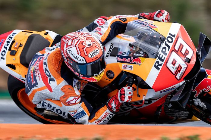 Marc Marquez jadi yang tercepat , sementara Valentino Rossi berhasil bertahan di 10 besar dan lolos kualifikasi 2, berikut hasil MotoGP Ceko