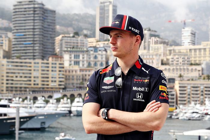 Pembalap Red Bull,Max Verstappen mengaku tidak sengaja saat dirinya menyenggol Valtteri Bottas di pitlane balapan F1 Monako
