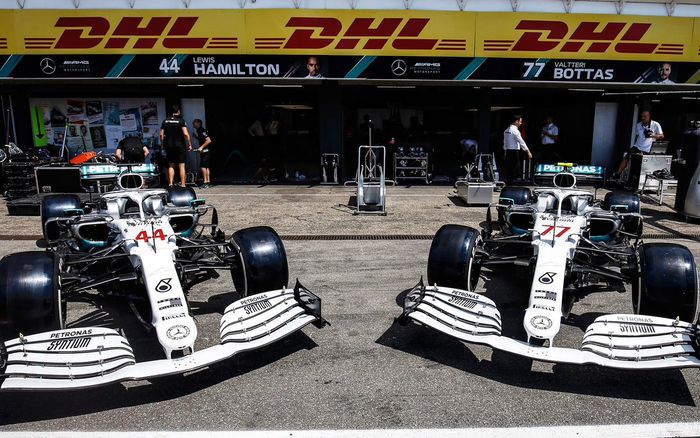 Muncul pertama kali untuk umum di F1 Jerman, mobil tim Mercedes dengan livery khusus memperingati 125 tahun Mercedes-Benz di motorsport