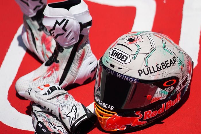 Didominasi warna putih, ini perlengkapan balap Marc Marquez di MotoGP Catalunya 2019