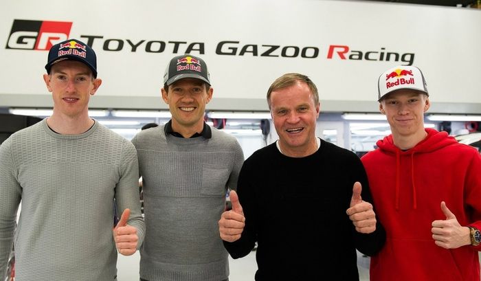 Bos tim Toyota Gazoo Racing, Tommi Makinen (kaos hitam) dan pereli barunya dari kiri ke kanan: Elfyn Evans, Sebastien Ogier dan Kalle Rovanpera