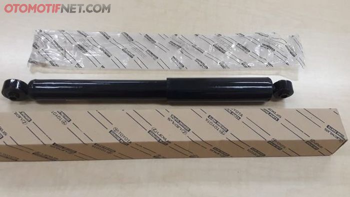 Sokbreker Toyota Avanza Rp 100 ribuan yang GridOto.com beli di salah satu situs belanja online.