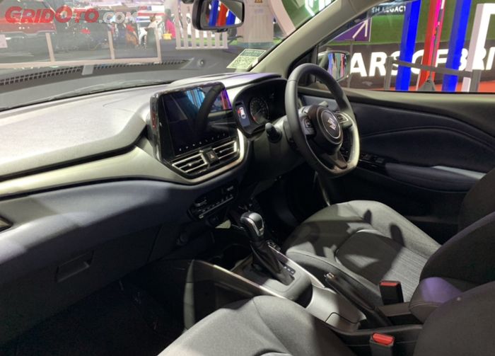 Suzuki Baleno Improvement 2023 kini dibekali head unit touch screen sembilan inci