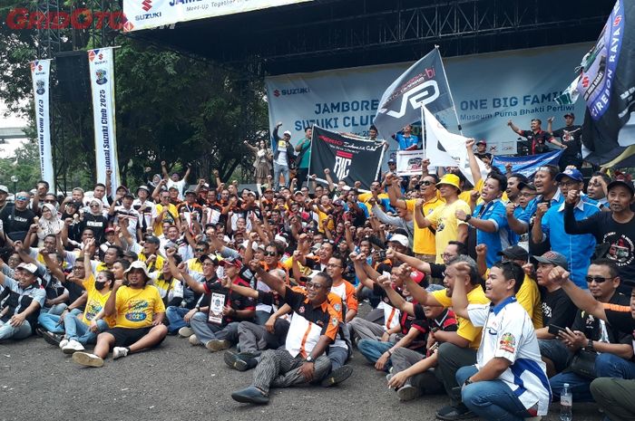 Ribuan anggota komunitas mobil Suzuki tumpah ruah dalam gelaran&nbsp;Jambore Suzuki Club 2025
