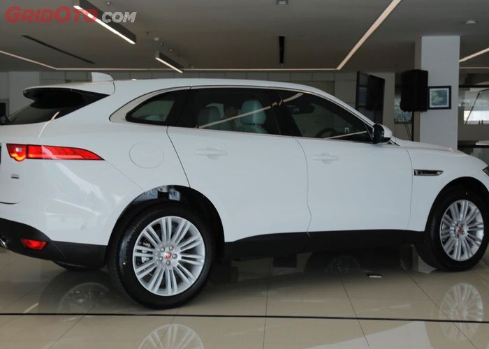 Tampangnya Mirip Lalu Apa Bedanya Jaguar F Pace 2017 dengan