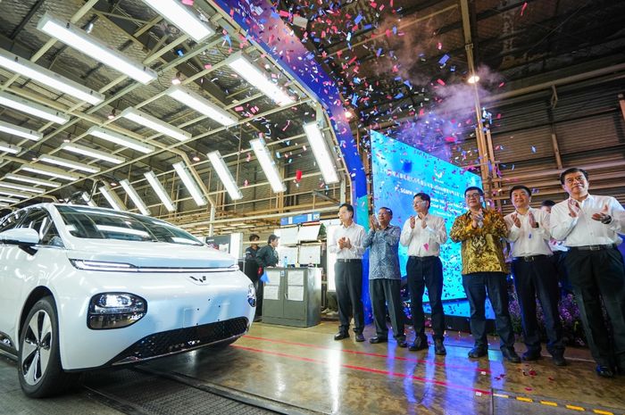 Seremoni ekspor perdana Wuling Cloud EV.