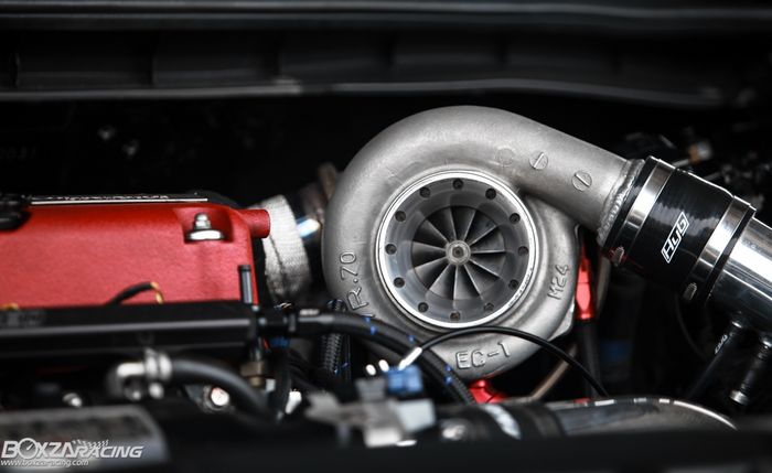Turbo Garrett GT35 dengan boost 1,2 pada mesin baru Honda Accord