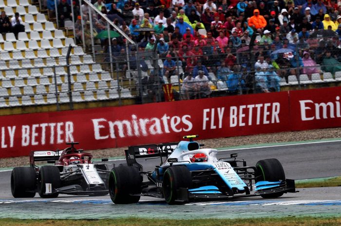 Kimi Raikkonen dan Antonio Giovinazzi kena penalti waktu 30 detik, tim Wiliams meraih poin pertama melalui Robert Kubica di F1 Jerman