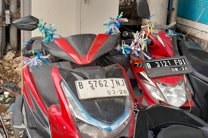 Motor di penuhi tali rafia tak kunjung diambil 