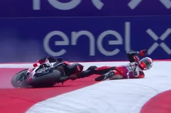 Johann Zarco ketika terjatuh di tikungan 9 saat MotoGP Austria 2021