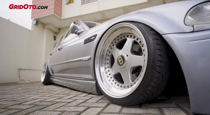 Pasang pelek OZ Futura ring 18x(10,5+9,5) inci