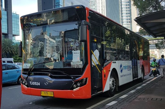 Metrotrans melayani di jalur regular Bunderan Senayan sampai Harmoni