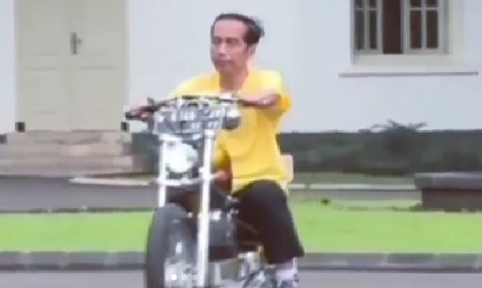 Presiden Joko Widodo menunggangi motor Chopperland miliknya, Sabtu (24/03/2018)