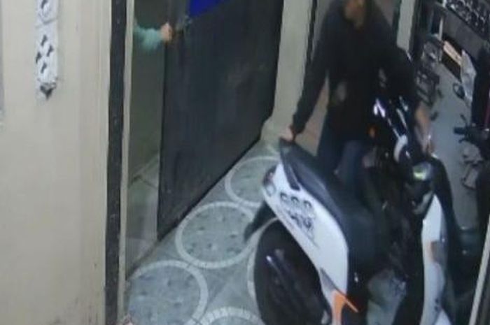 pencurian motor di kos-kosan bikin warga Cirebon resah