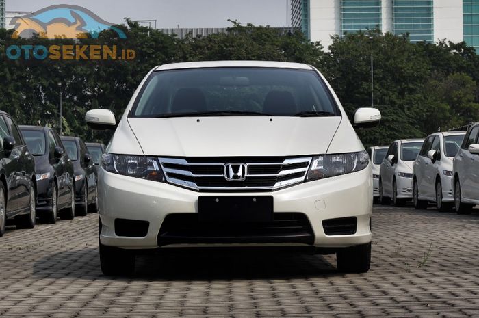 Spesifikasi dan kisaran harga Honda City seken tahun 2012.