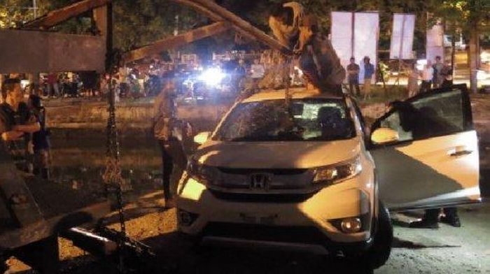 Honda BR_V usai dievakuasi