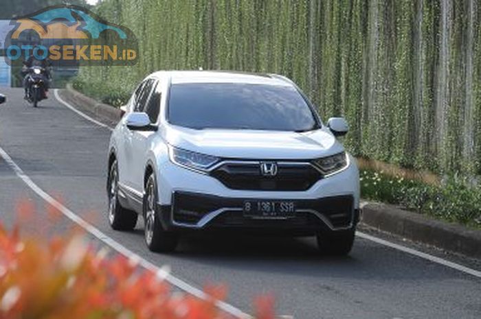 Spesifikasi dan kisaran harga Honda CR-V 1.5 Turbo tahun 2022 seken.