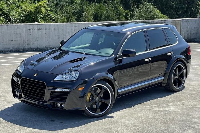 Modifikasi mesin Porsche Cayenne Turbo kreasi TechArt punya tampang kalem tapi bengis