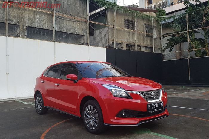 Suzuki Baleno bertransmisi manual