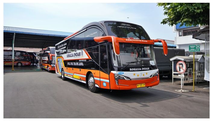 Bus baru Rosalia Indah berbodi Skylander R22 HDD