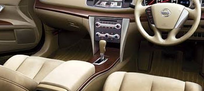 Tuas transmisi matik CVT beserta interior Nissan Teana J32 