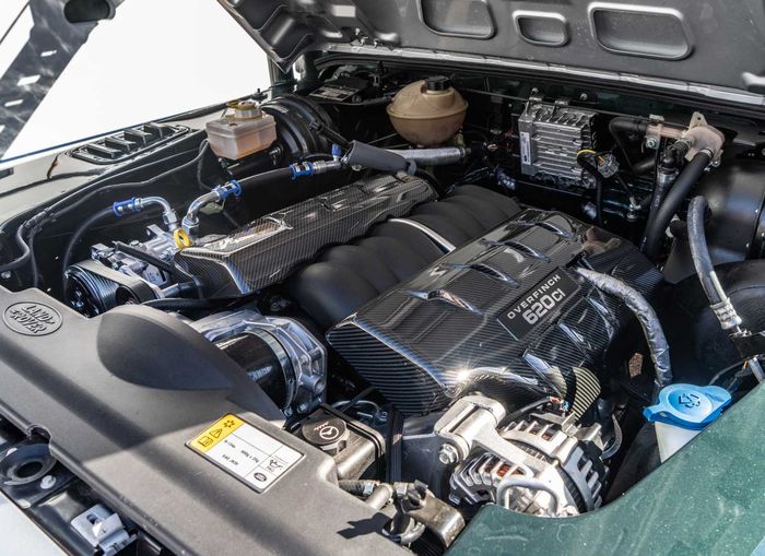 Modifikasi Land Rover Defender D90 gendong mesin sangar V8 Corvette LS3