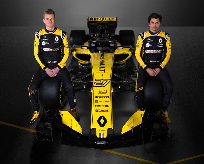 Nico Hulkenberg (kiri) dan Carlos Sainz Jr menjadi rekan satu tim di Renault untuk satu musim penuh di F1 2018