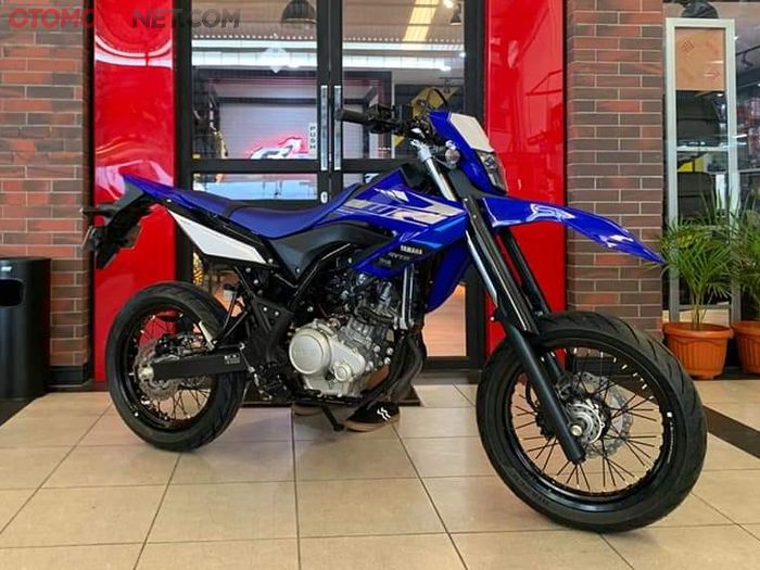 Yamaha WR 155R supermoto