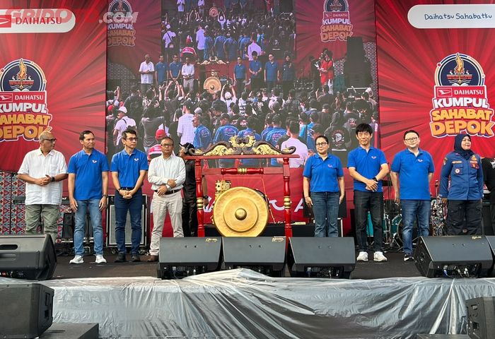 Acara dibuka langsung petinggi PT Astra Daihatsu Motor (ADM) dan pejabat pemerintah daerah Kota Depok