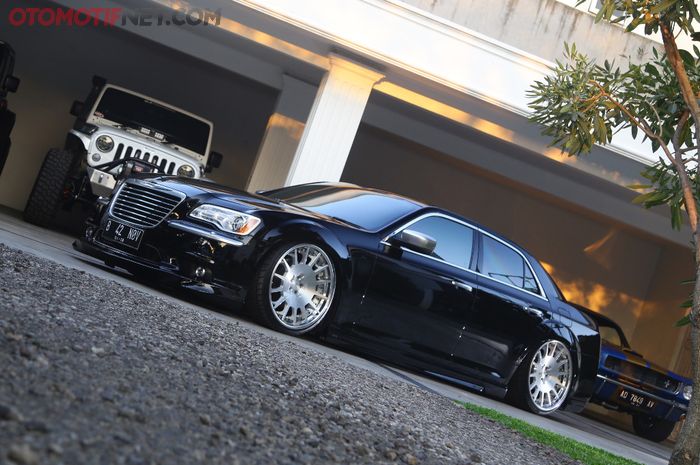 Chrysler 300C kayak Angkot