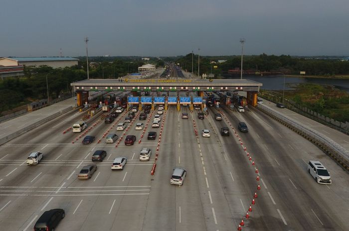 Titik-titik kepadatan yang perlu diantisipasi menuju Jakarta, yakni pertemuan lajur Tol Jakarta-Cikampek lI Elevated, dengan Tol Jakarta-Cikampek bawah di Km 48