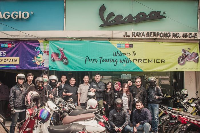 Peserta riding bersama Premier International saat di dealer Premier Serpong