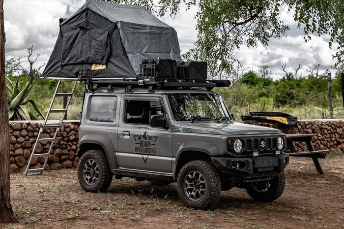Suzuki Jimny baru pasang tenda di atap
