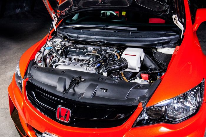 Modifikasi Honda Civic FD2 sudah engine swap mesin Integra Type R 280 dk