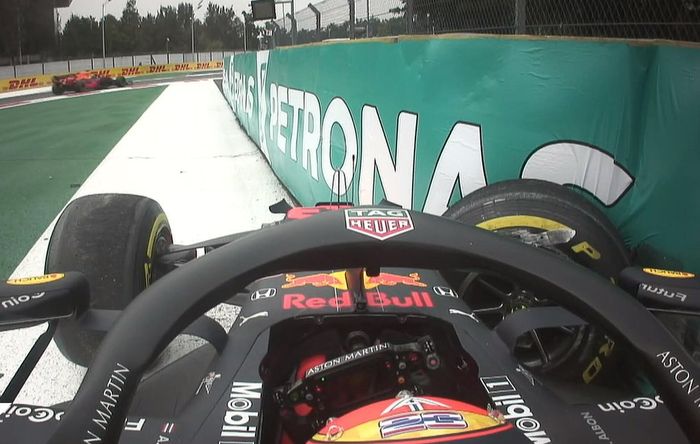 Sesi FP2 F1 Meksiko dihentikan karena pembalap Red Bull, Alexander ALbon menabrak dinding pembatas di tikungan ke-7
