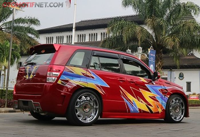 Pemilihan pelek krom model nutup, cara Aziz menunjukkan gaya elegan pada Grand Vitara