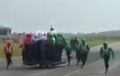 Dahsyat Rekor Dunia 2017, Video 1 Motor Bisa Bawa 58 Orang