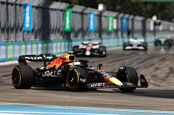 Max Verstappen sukses memenangi F1 Miami 2022 setelah meredam rival beratnya musim ini, Charles Leclerc